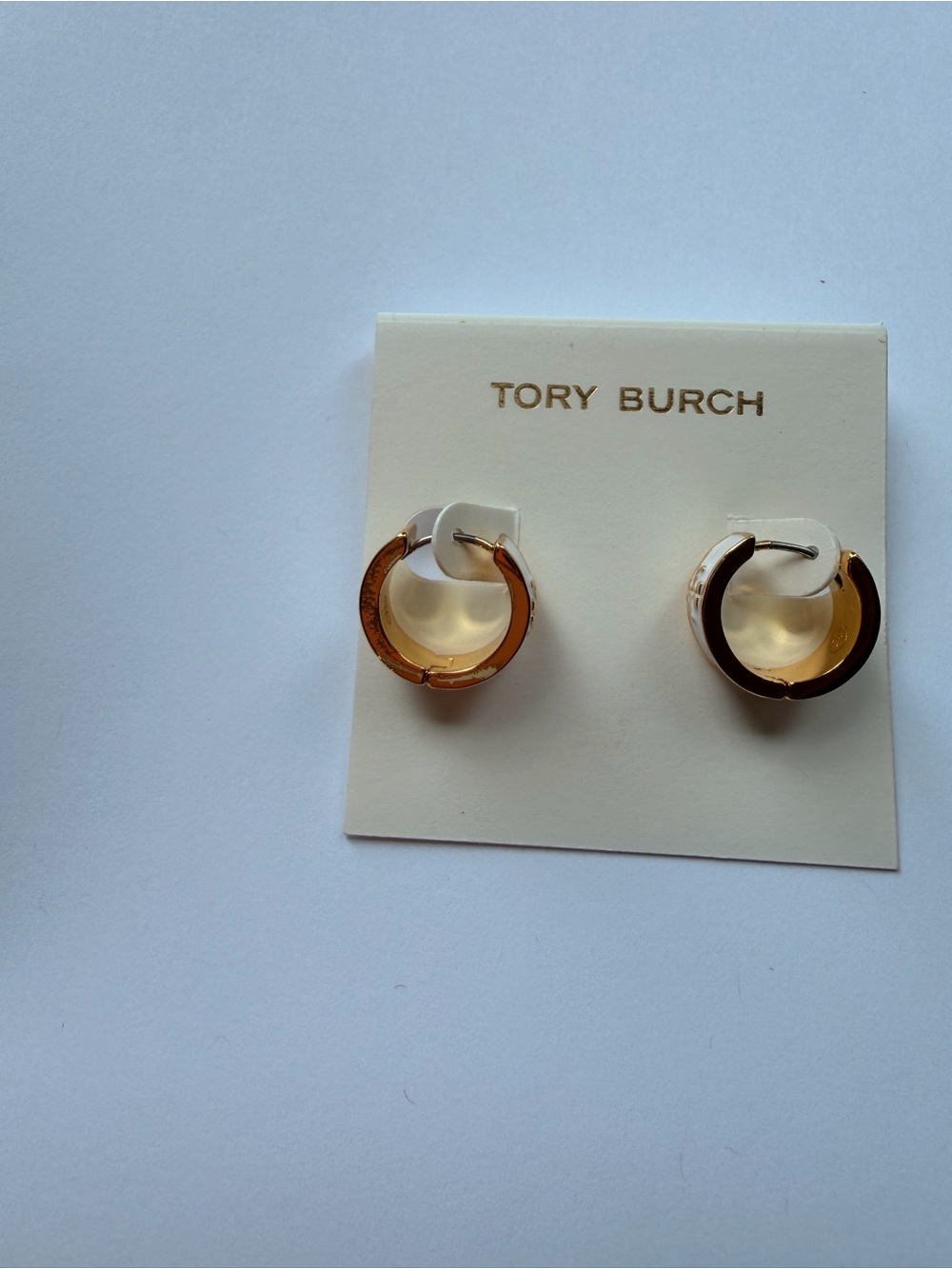 NIP Tory Burch Icon Huggie Earrings - Picture 5 of 10